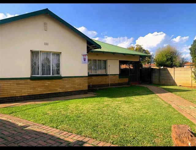 3 BEDROOM HOUSE FOR SALE IN VANDERBIJLPARK CE 1